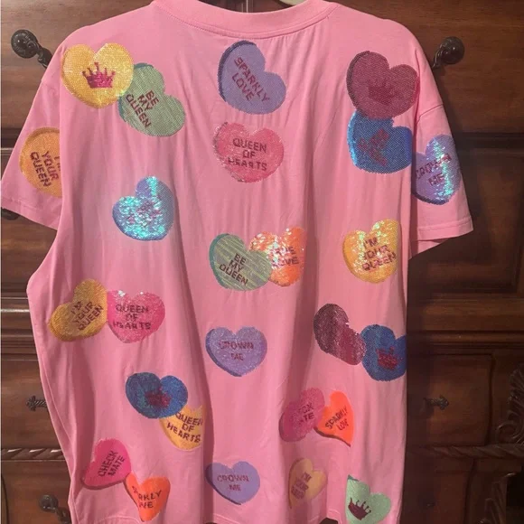 QUEEN OF SPARKLES Pink Candy Heart women’s tee - Picture 4 of 4